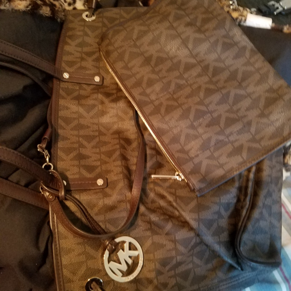 Mk Reversible Tote W Large Matching Wallet Inside. - image 1